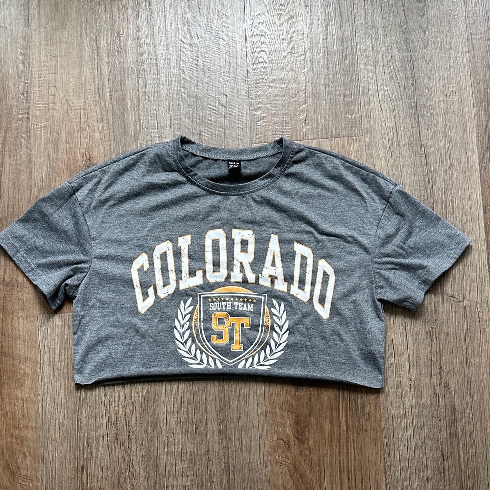 SHEIN Charcoal Gray Colorado Crop Top